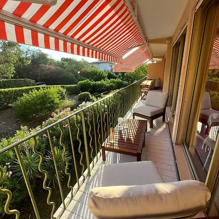 Entierement Renove Dans Le Centre De Tropez 아파트
