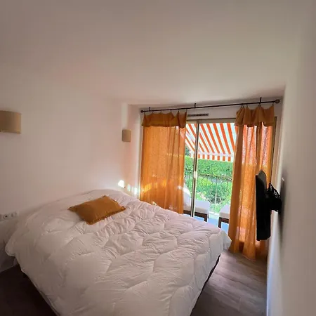 Entièrement Rénové Dans Le Centre De Tropez